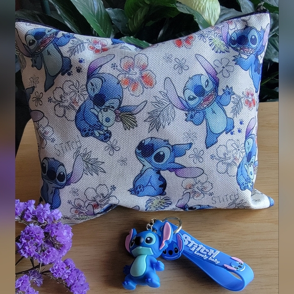 unbranded Accessories - Lilo & Stitch Cosmetic Bag And Keychain
